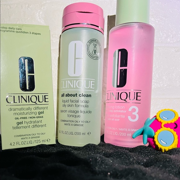 Clinique set ✨free gift with purchase 🎁💝
